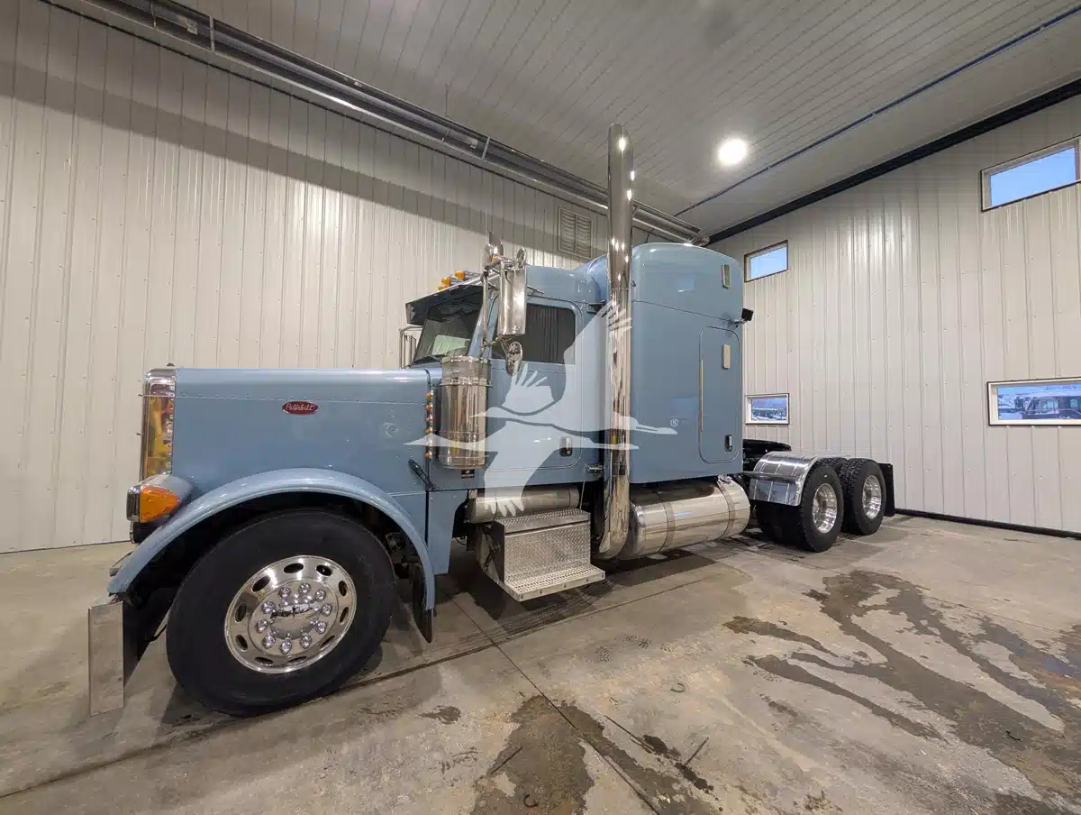 Used 2005 Peterbilt 379 Truck