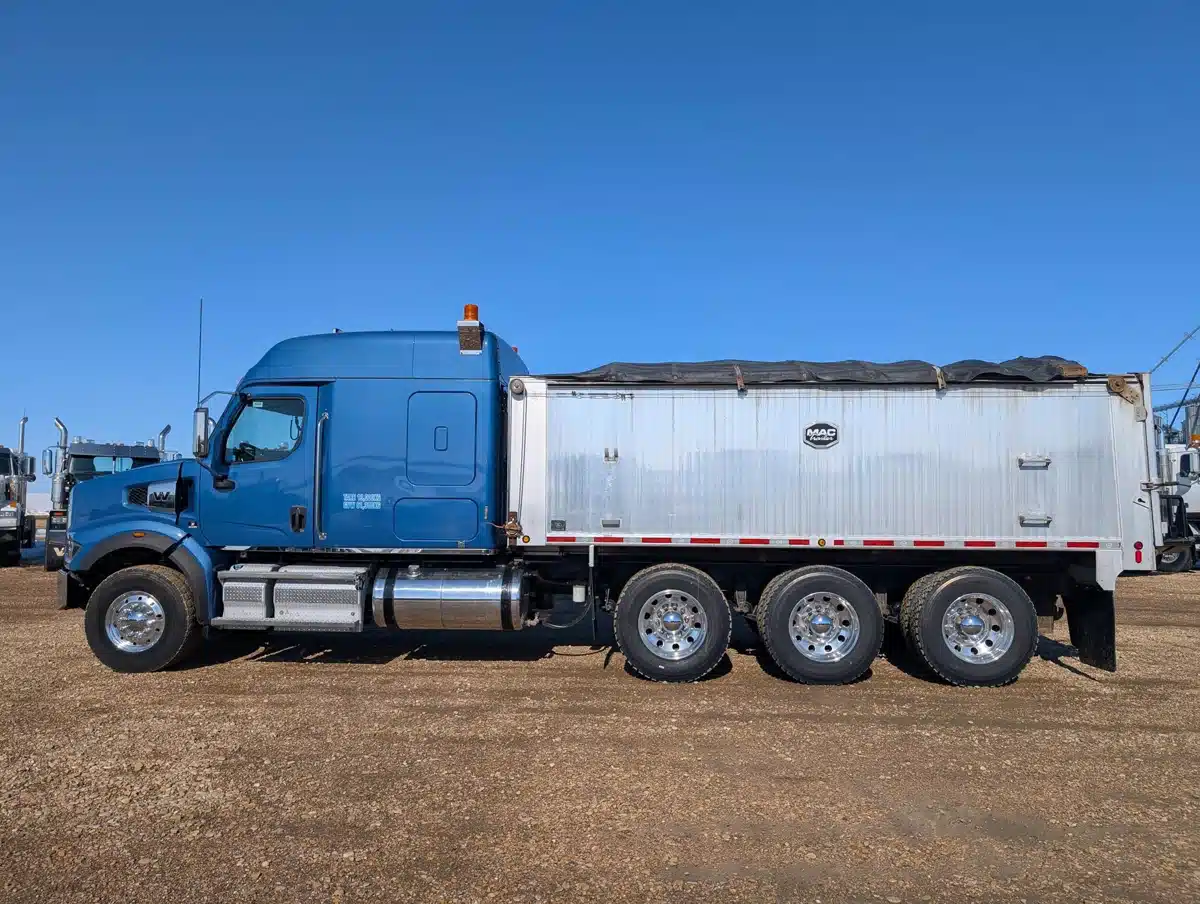 Gallery image 2 for 2023 Western Star 49X Semi-Truck