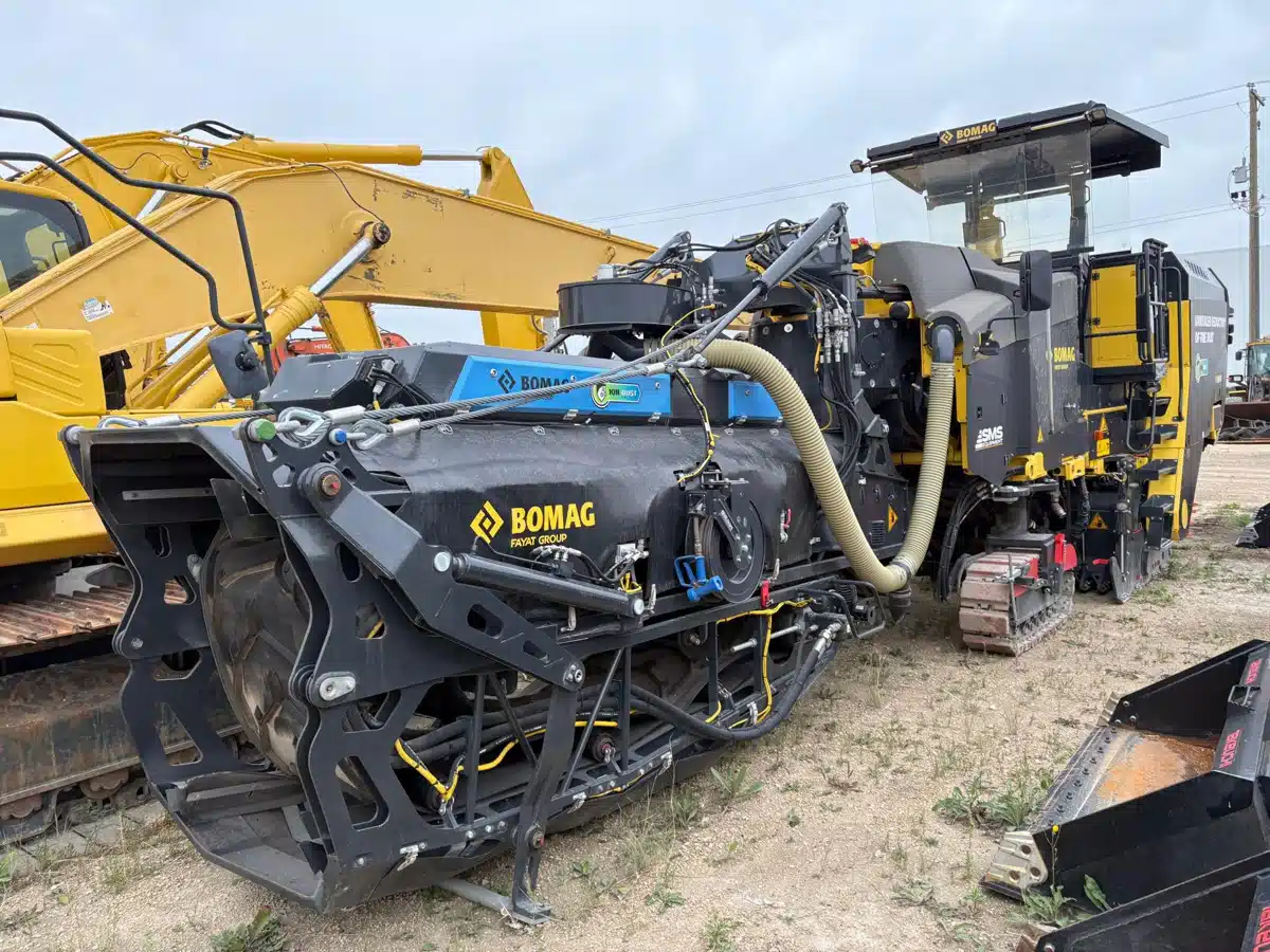 Photo de la Galerie 1 pour 2022 Bomag BM2200/65 Équipement d'asphalte