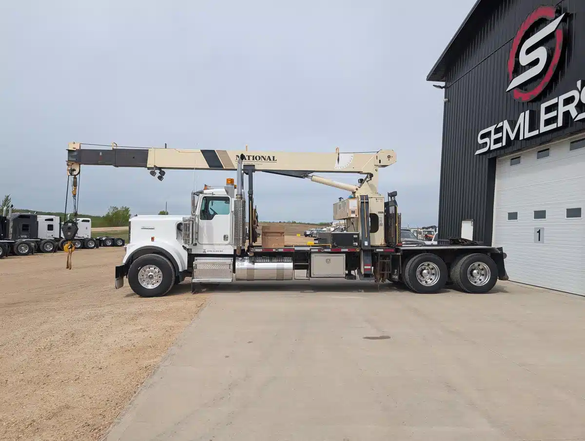 Gallery image 1 for 2003 Kenworth W900B Semi-Truck