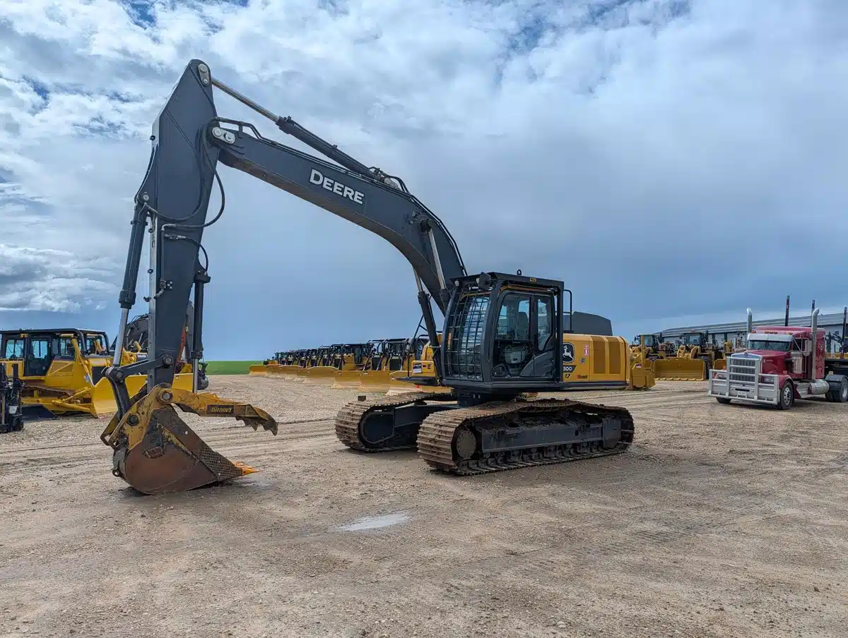 Photo de la Galerie 1 pour 2024 DEERE 300 P-TIER Excavatrice