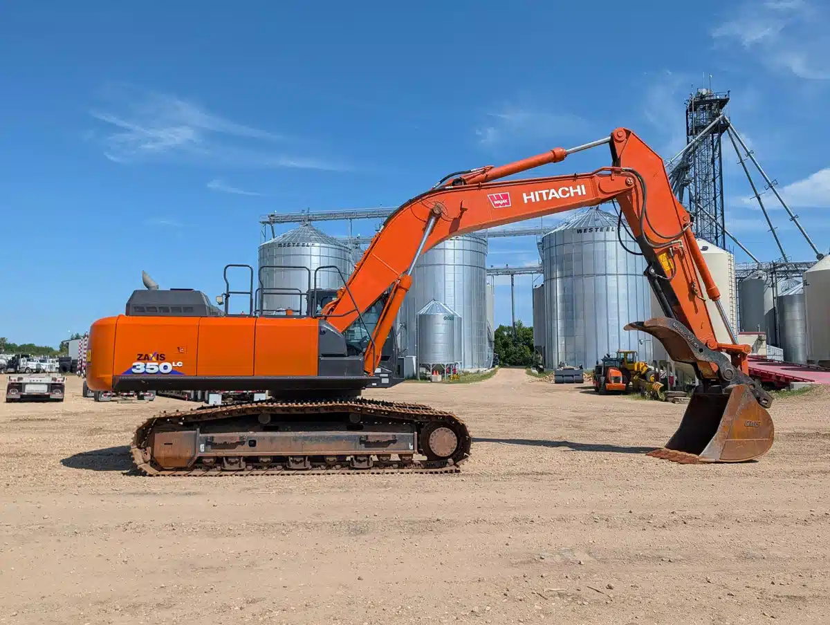 Photo de la Galerie 2 pour 2023 Hitachi ZX350lC-6 Excavatrice