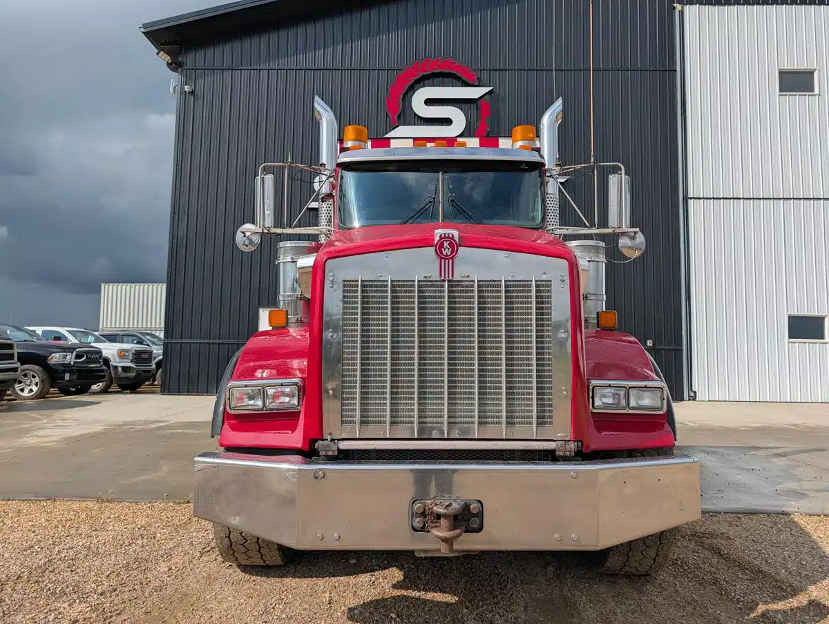 Gallery image 2 for 2009 Kenworth T800 Semi-Truck