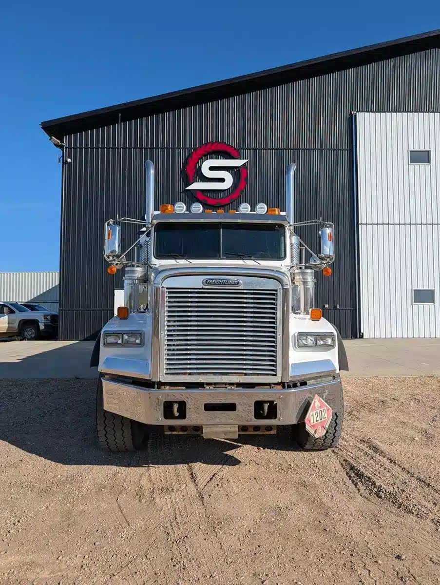 Photo de la Galerie 2 pour 2007 Freightliner FLD120 Camion - Carburant/Essence