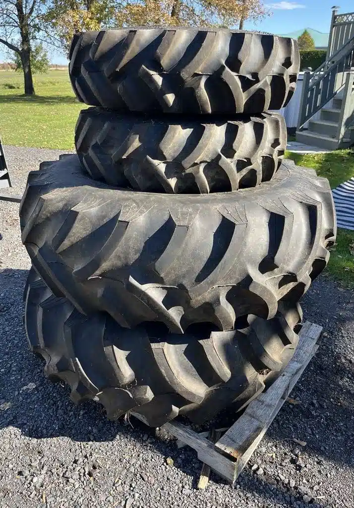 Usagé 2024 Titan agricole Pneus AgricoleIdéal