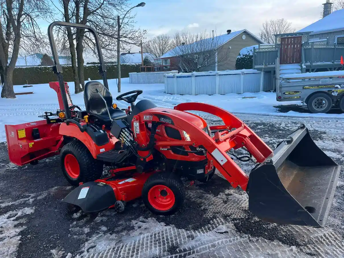 Gallery image 2 for Used 2017 Kioti CS2210 Tractor