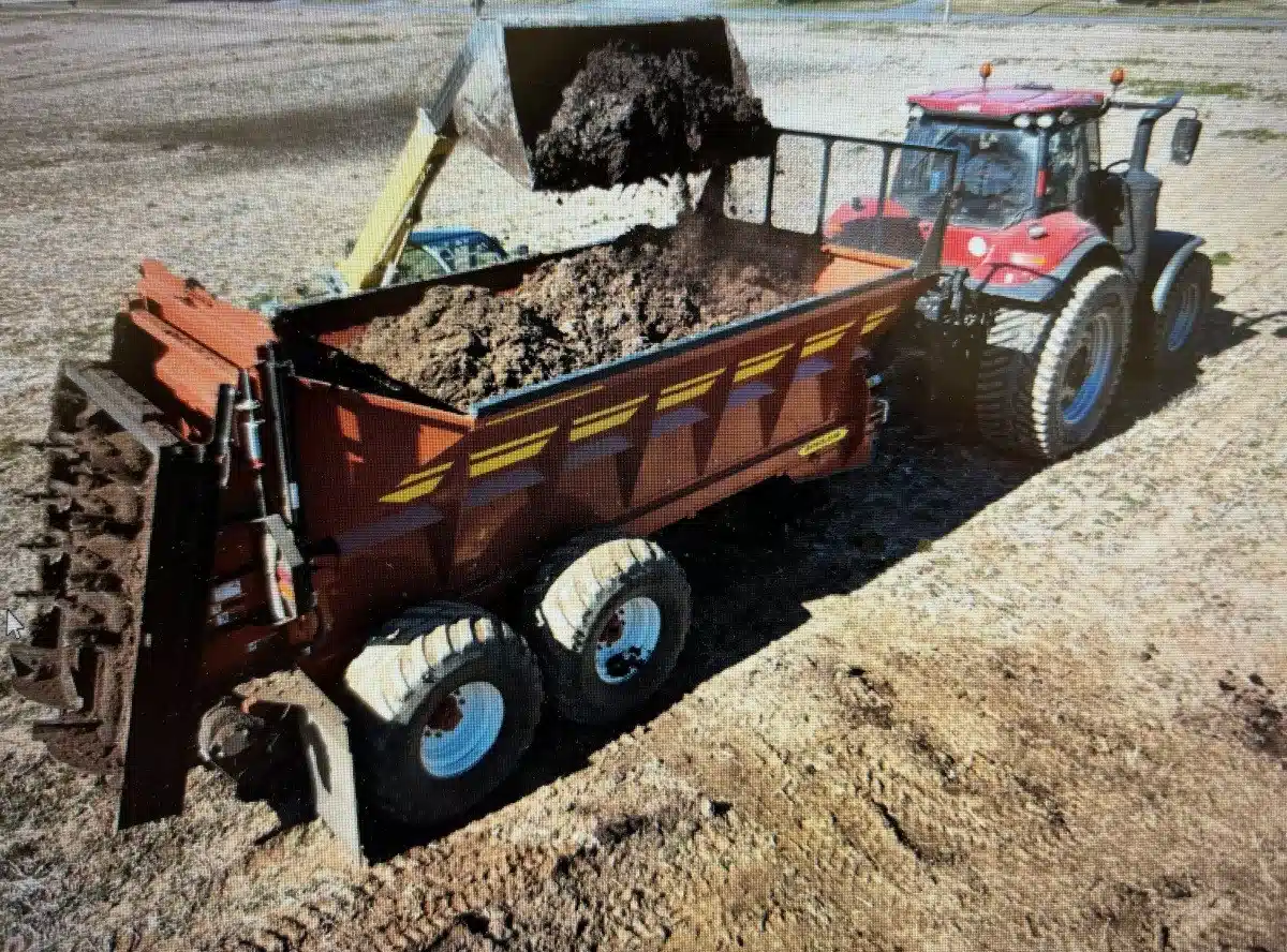 Gallery image 1 for New Pequea VHS Vertical Beater Spreader Manure Spreader