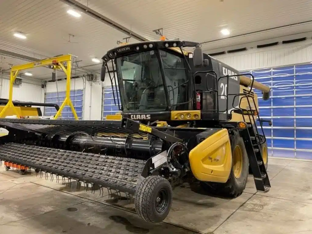 Gallery image 2 for Used 2016 CLAAS 670 Harvester