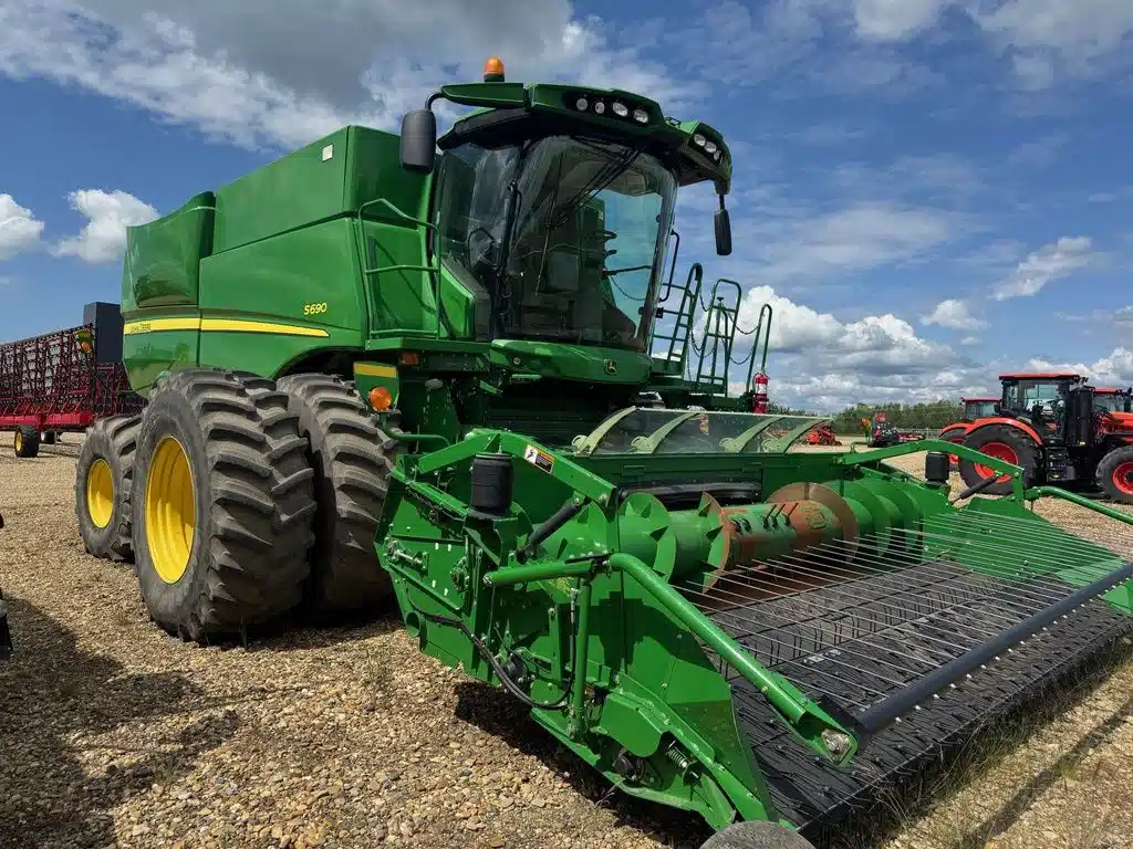 Gallery image 1 for Used 2012 John Deere S690 Combine