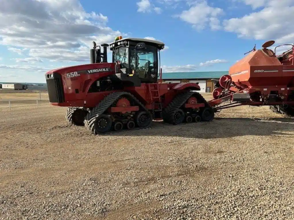 Gallery image 2 for Used 2014 Versatile 550DT Tractor