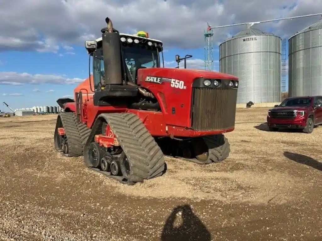 Gallery image 1 for Used 2014 Versatile 550DT Tractor