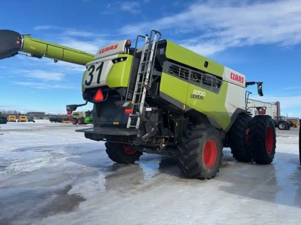 Gallery image 2 for Used 2023 CLAAS LEXION 8700 Combine