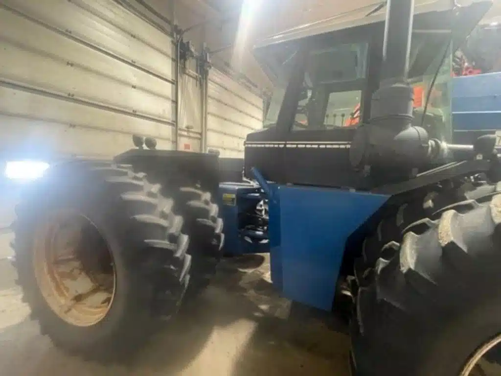 Gallery image 2 for Used 1990 New Holland 876 Tractor