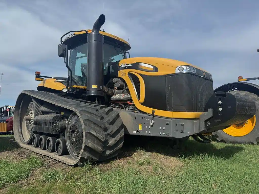 Gallery image 1 for Used 2016 Challenger MT875C Tractor