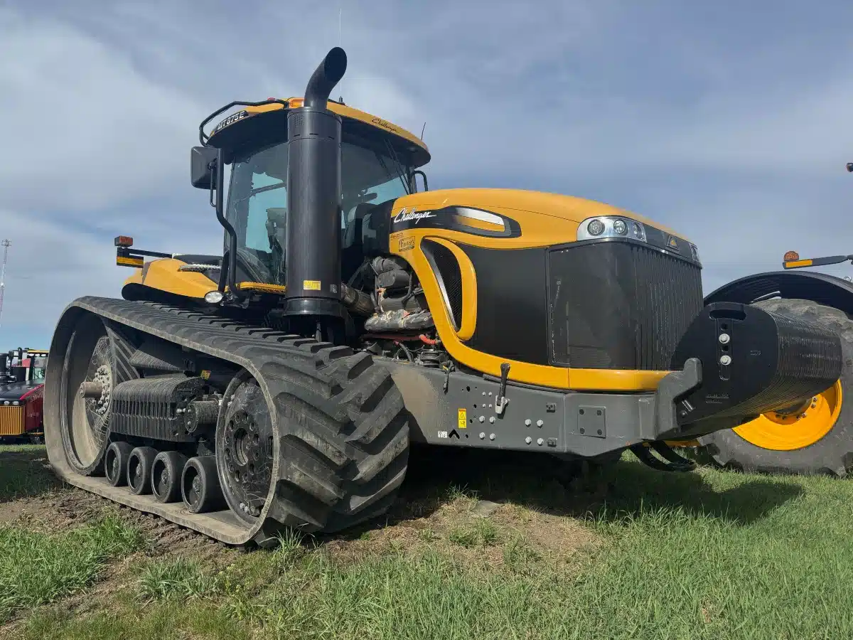 Gallery image 2 for 2016 Challenger MT875E Tractor