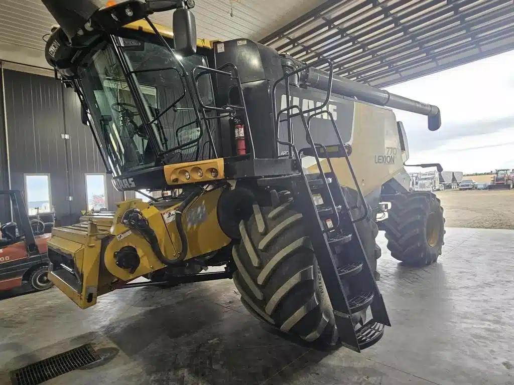 Gallery image 1 for 2011 CLAAS LEXION 770 Combine