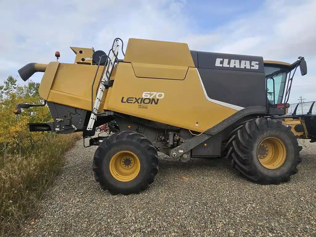 Photo de la Galerie 1 pour 2013 CLAAS LEXION 670 Batteuse