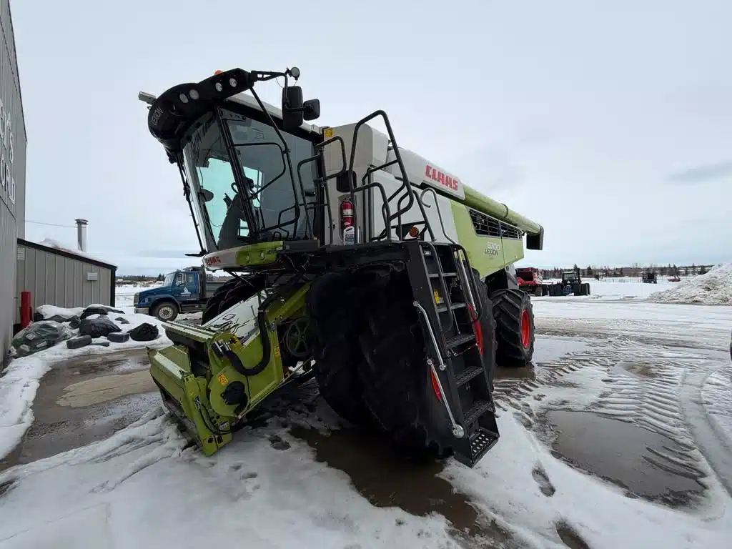 Photo de la Galerie 2 pour 2022 CLAAS LEXION 8700 Batteuse