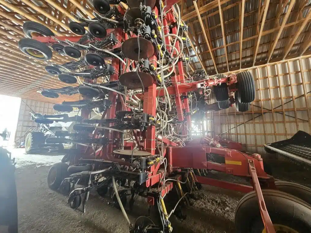 Gallery image 1 for 2016 Bourgault 3320-66 Air Drill