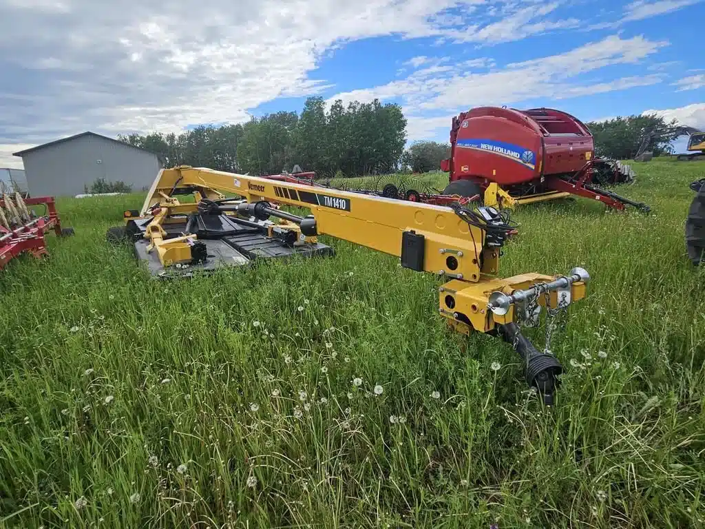 Gallery image 2 for 2023 Vermeer TM1410 Disc Mower