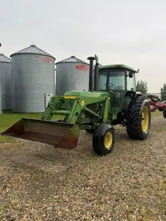 Photo de la Galerie 1 pour 1977 John Deere 4440 Tracteur