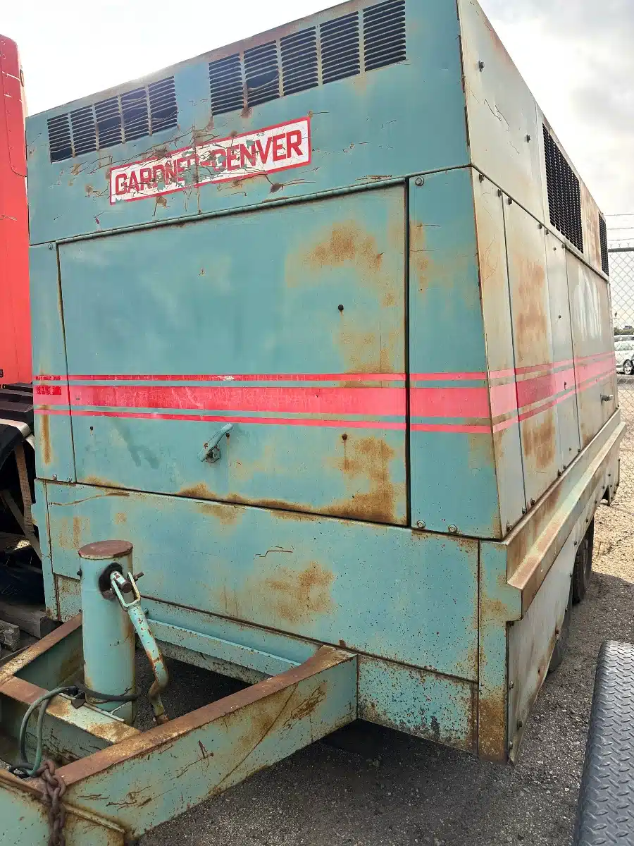 Gallery image 1 for Used Detroit Diesel P800 CFM Compressor
