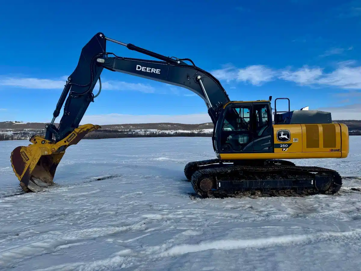 Gallery image 2 for Used 2023 DEERE 250P Excavator