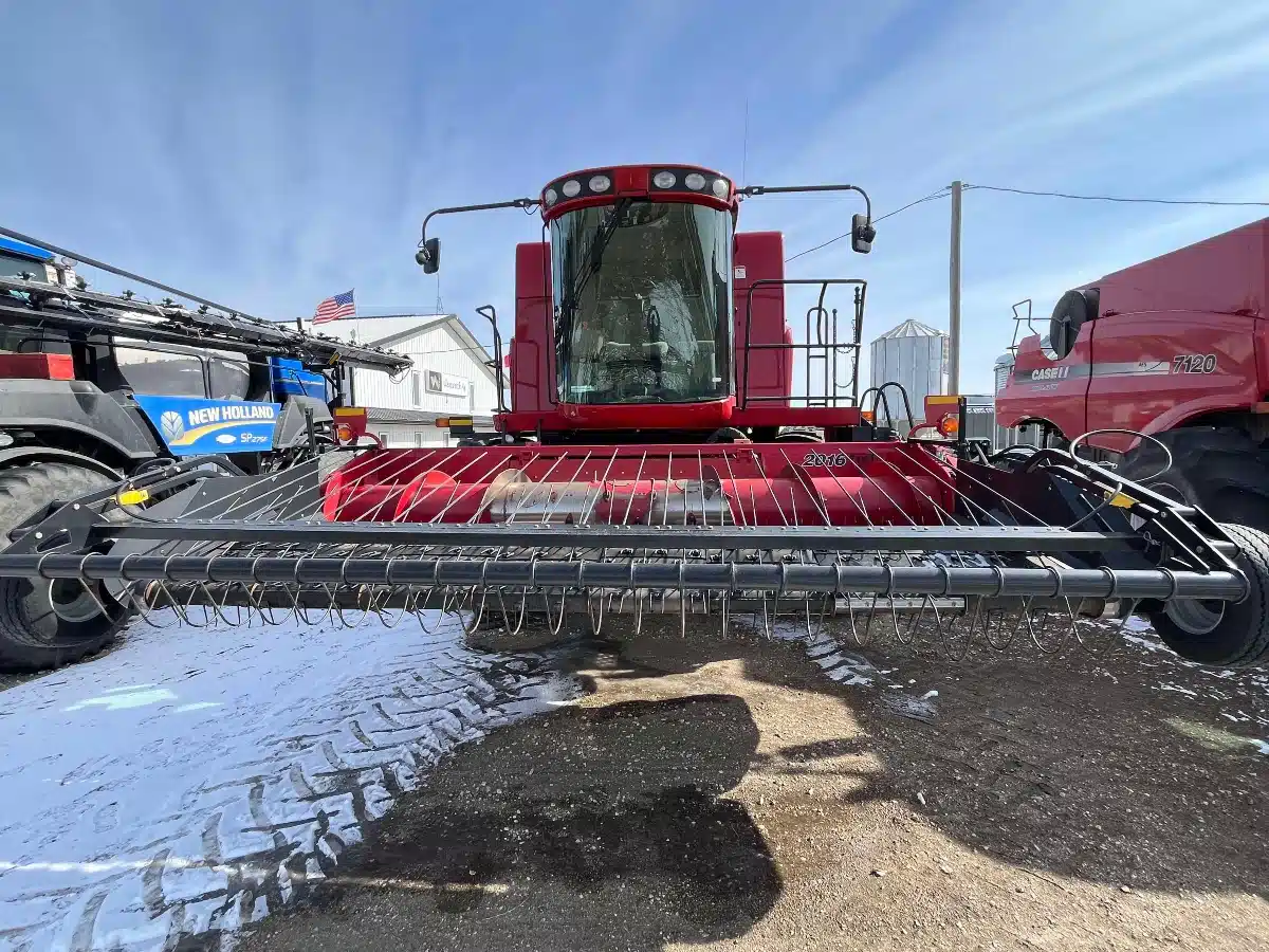 Gallery image 2 for Used 2010 Case IH 2016 Header - Pickup