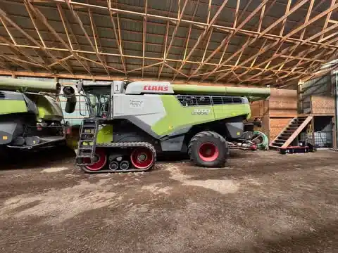 Gallery image 2 for Used 2023 CLAAS LEXION 8700TT Combine