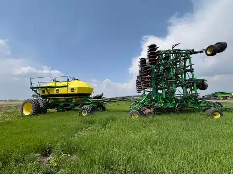 Gallery image 2 for Used 2015 John Deere 1830 Air Drill