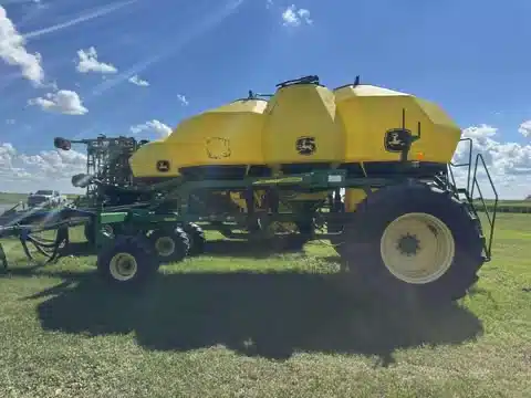 Gallery image 2 for Used 2008 John Deere 1910 Air Cart