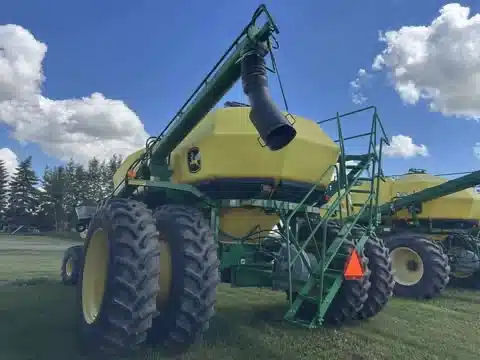 Gallery image 2 for Used 2014 John Deere 1910 Air Cart