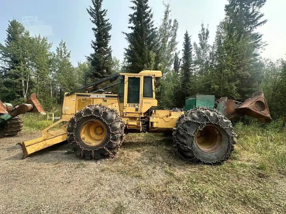 Gallery image 2 for Used 1996 John Deere 748G Skidder