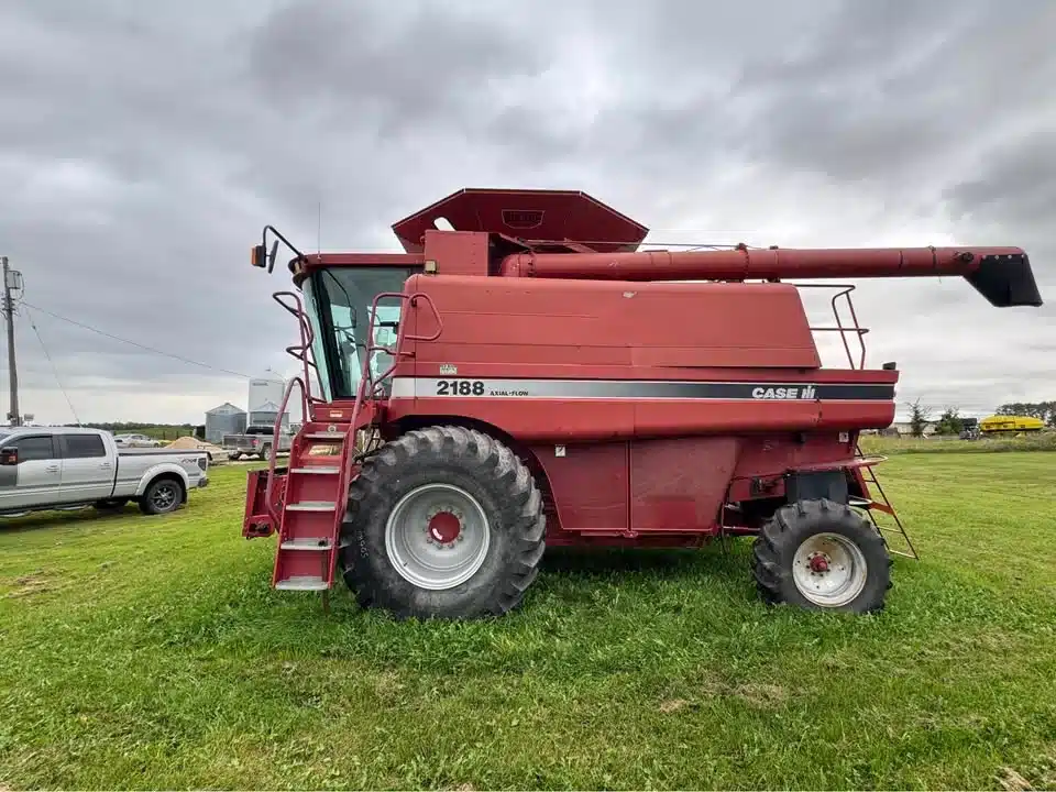 Gallery image 2 for Used 1997 Case IH 2188 Combine