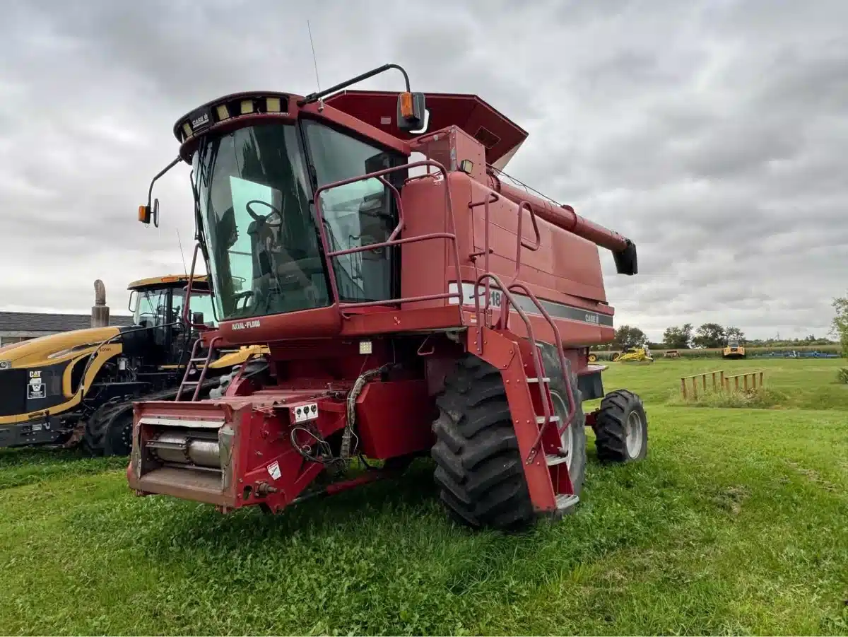 Gallery image 1 for Used 1997 Case IH 2188 Combine