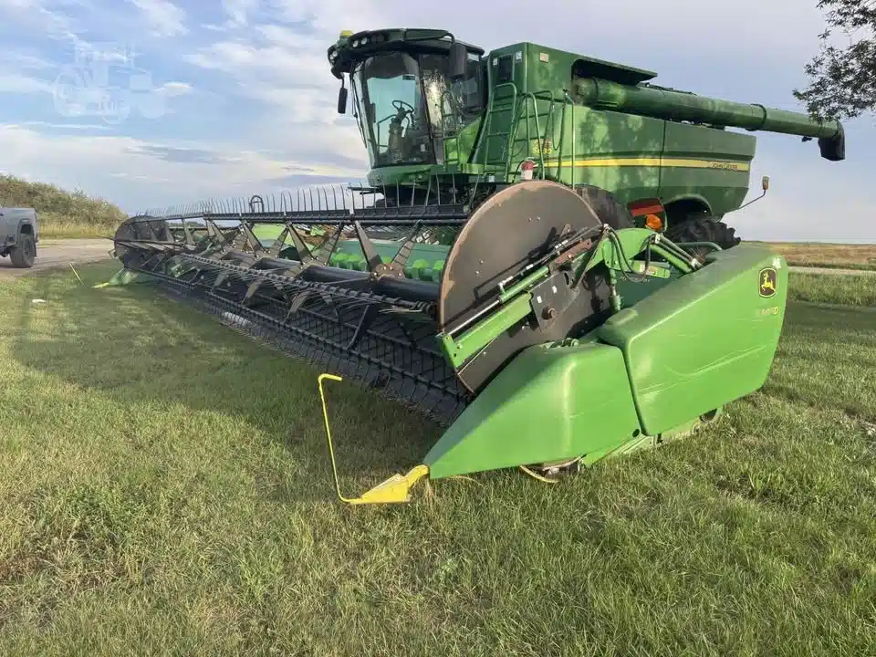 Gallery image 1 for Used 2012 John Deere 640FD Header - Flex Draper