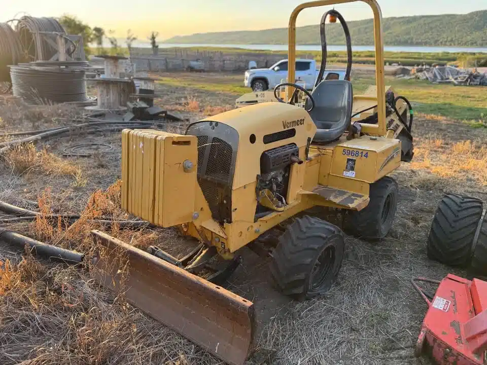 Gallery image 1 for Used 2006 Vermeer RT-450 Lawn Tractor