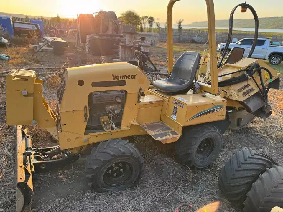 Gallery image 2 for Used 2006 Vermeer RT-450 Lawn Tractor