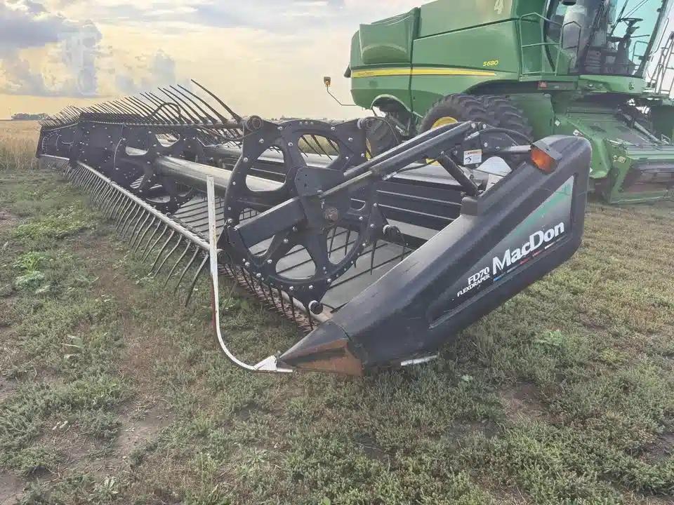 Gallery image 1 for Used 2009 MacDon FD70 Header - Flex Draper