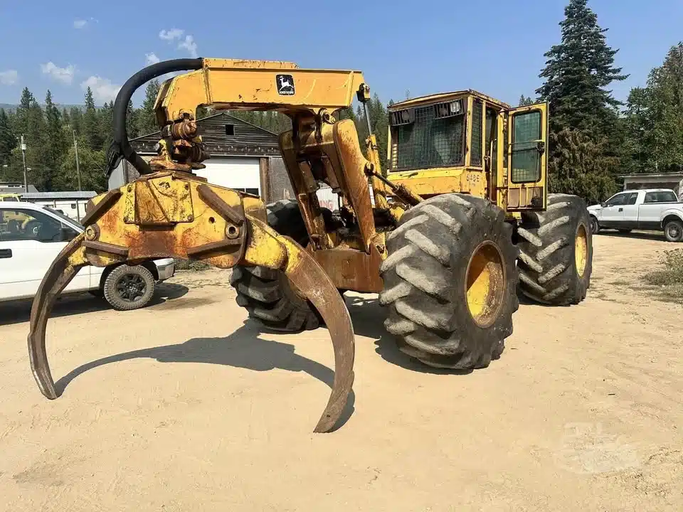 Gallery image 1 for Used 1992 DEERE 648E Skidder