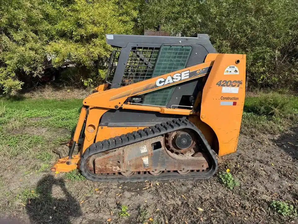 Gallery image 2 for Used 2006 Case 420CT Skid Steer