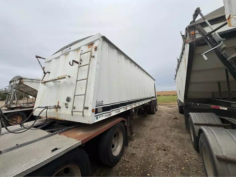 Gallery image 2 for Used 1998 Castleton Trailers Super B Grain Bulker Trailer - Grain