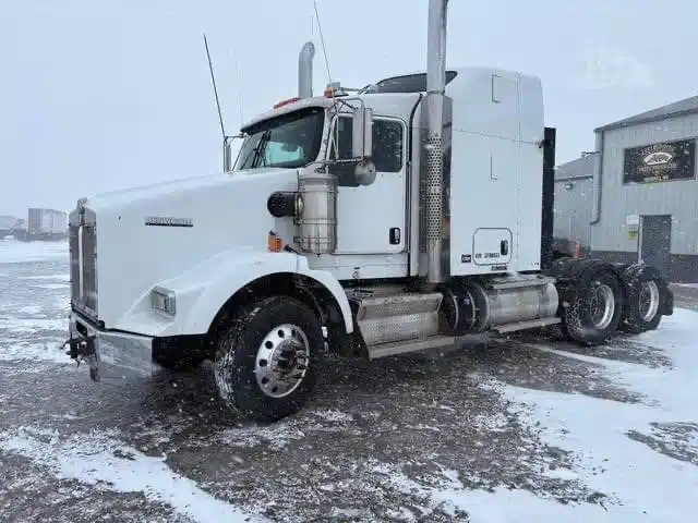 2016 Kenworth T800 Semi-Truck