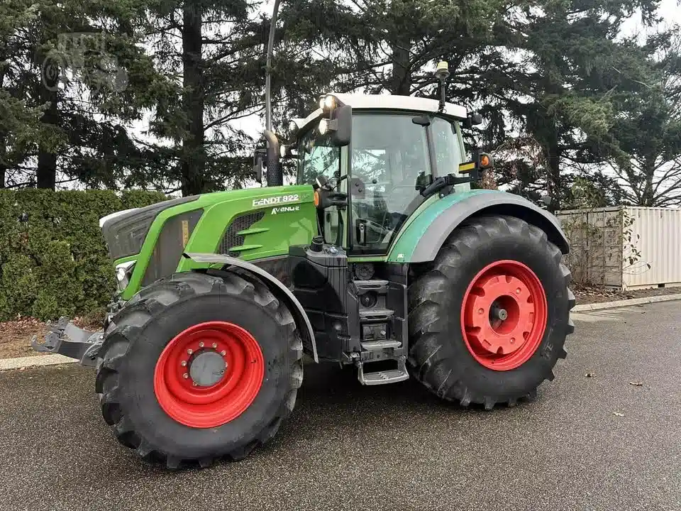 2017 Fendt 822 VARIO Tractor