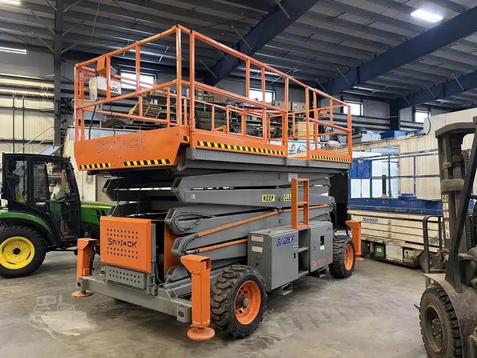 2001 SkyJack Sj 9250 RT Scissor Lift
