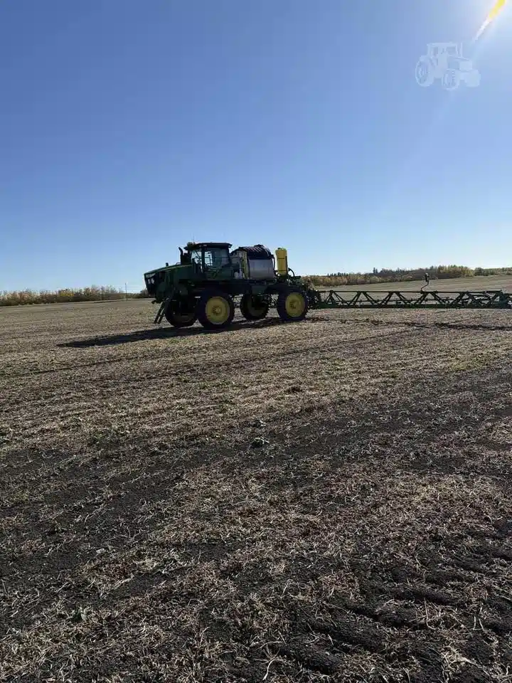 Gallery image 1 for 2019 John Deere R4044 Sprayer - Self Propelled