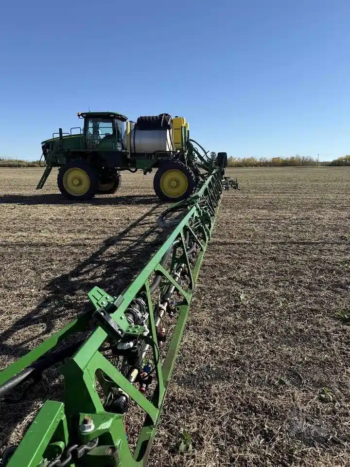 Gallery image 2 for 2019 John Deere R4044 Sprayer - Self Propelled