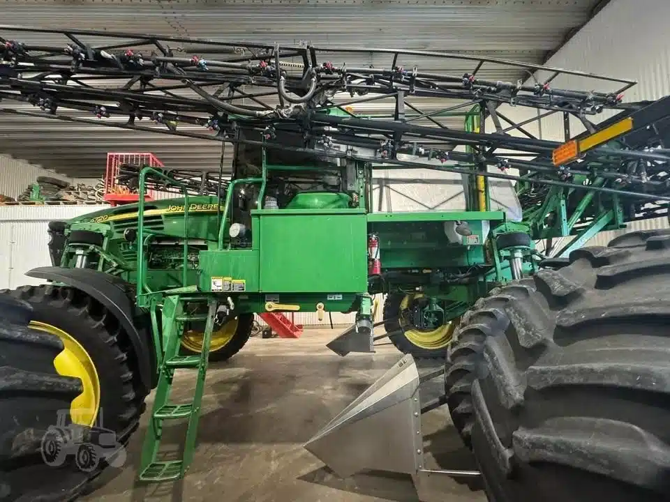 Gallery image 2 for 2006 John Deere 4720 Sprayer - Self Propelled