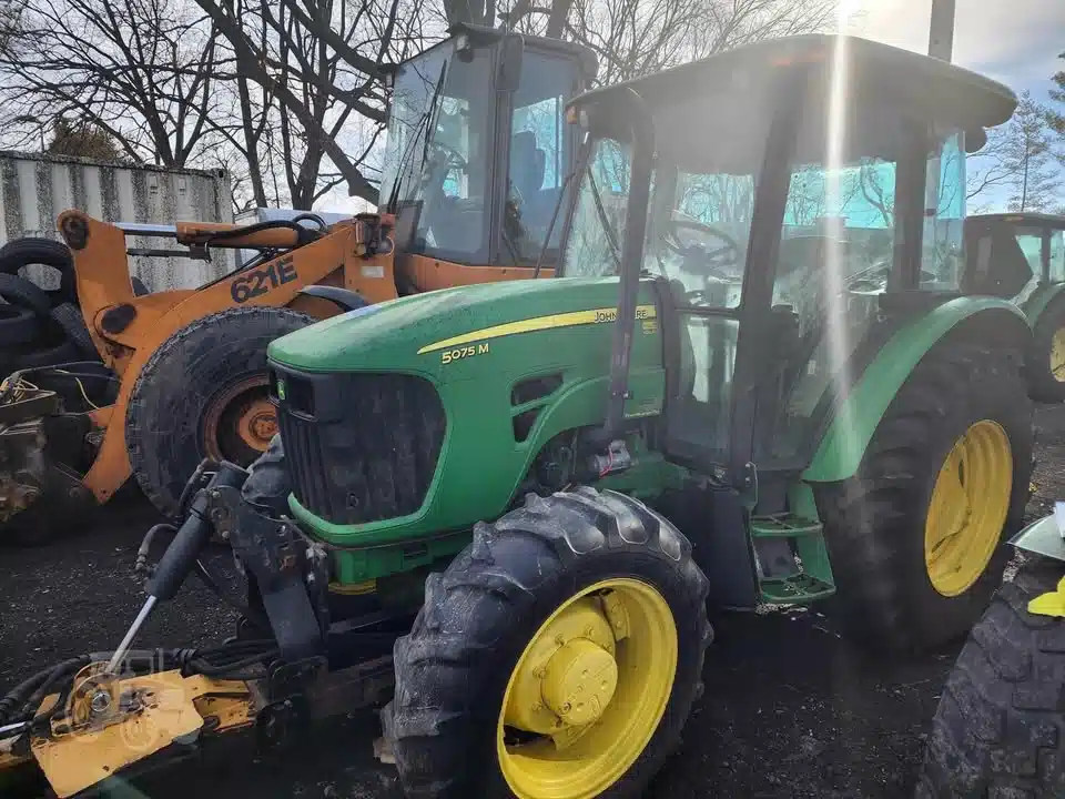 Gallery image 2 for 2008 John Deere 5075M Tractor