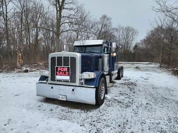 2015 Peterbilt 389 Semi-Truck